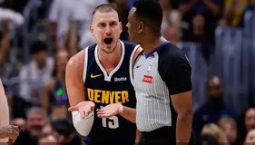 Έξαλλος ο Γιόκιτς με τους διαιτητές: «Με χτυπούν στο σώμα μου, χρησιμοποιούν πολύ τα χέρια τους» (vid)