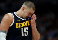 Οι θρύλοι του NBA ανησυχούν για τον Σέρβο: «Ο Γιόκιτς δεν παίζει καλά, σπαταλάει τον εαυτό του!»