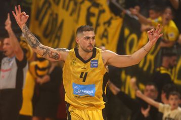 Οριστική συμφωνία Άρη και Τολιόπουλου: Συνεχίζει με τους «κιτρινόμαυρους» για 1+1 χρόνο