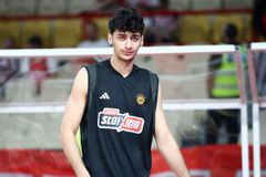 Σαμοντούροφ: «Θέλουμε να κατακτήσουμε το τρόπαιο»