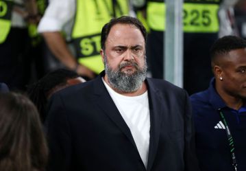 «Κουράγιο και δύναμη σε όλους»: Το μήνυμα Μαρινάκη για τις φωτιές