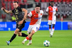 Δημόσιος διάλογος του προέδρου της Σλάβιας Πράγας με δημοσιογράφο για τον Ζαφείρη και για το αν θα πάει στον ΠΑΟΚ (pics)