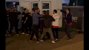 Ένταση μεταξύ φιλάθλων μετά το τέλος του αγώνα Ελλάδα - Τουρκία (vid)