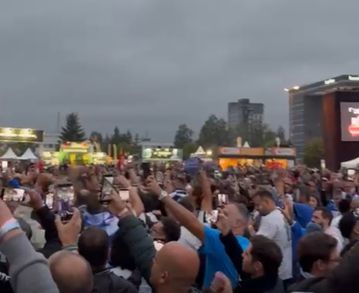 Χαμός έξω από τη Riga Arena από τους Έλληνες φιλάθλους (vid)