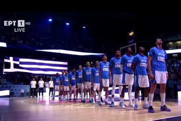 Eλλάδα - Τουρκία: Οι διεθνείς τραγούδησαν με πάθος τον Εθνικό ύμνο (vid)