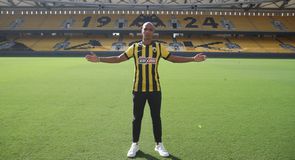 Επίσημα παίκτης της ΑΕΚ ο Ζοάο Μάριο, πιάνει αμέσως δουλειά στα Σπάτα