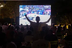 Σε γιγαντοοθόνη στο «Ίδρυμα Σταύρος Νιάρχος» το Ελλάδα - Τουρκία