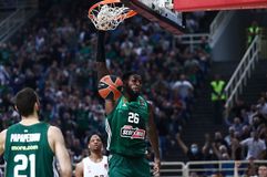 Με «ταύρο» Λεσόρ και το «γλυκό» χέρι του Μαντζούκα ο Παναθηναϊκός έκανε την αρχή κόντρα στην Μπάγερν