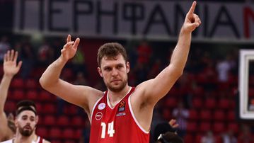 Στα δύο το βραβείο του MVP της Euroleague με τον Βεζένκοφ να έχει την τιμητική του