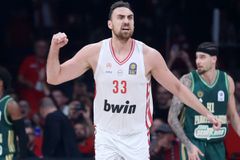 O Mιλουτίνοφ αποκάλυψε τον λόγο που ξέσπασε κοιτώντας τον κόσμο στην κερκίδα