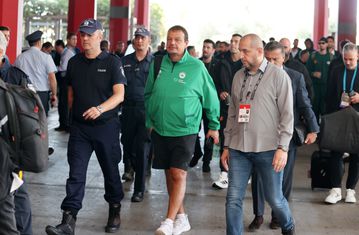 Η άφιξη του Παναθηναϊκού στο ΣΕΦ για το ντέρμπι με τον Ολυμπιακό (vid)
