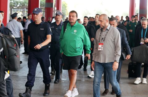 Η άφιξη του Παναθηναϊκού στο ΣΕΦ για το ντέρμπι με τον Ολυμπιακό (vid)
