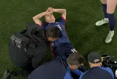 Θλιβερό τέλος στην καριέρα της Μέγκαν Ραπίνο: Τραυματίστηκε στα πρώτα τρία λεπτά του τελευταίου της αγώνα και αποχώρησε κλαίγοντας (vids)