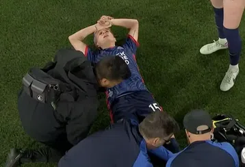 Θλιβερό τέλος στην καριέρα της Μέγκαν Ραπίνο: Τραυματίστηκε στα πρώτα τρία λεπτά του τελευταίου της αγώνα και αποχώρησε κλαίγοντας (vids)