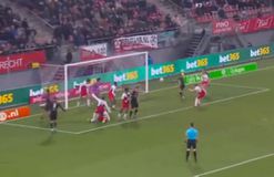 Ο Λάμπρου «εκτέλεσε» τον Μπάρκα για το 2-0 της Εξέλσιορ κόντρα στην Ουτρέχτη (vid)