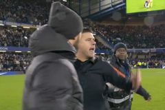 «What the f@ck»: Ο Ποτσετίνο έκανε... ντου στον διαιτητή μετά το τέλος του ντέρμπι (vid)