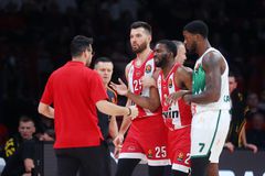 «Παγωμάρα» στο ΣΕΦ με Έβανς - Αποχώρησε τραυματίας, φώναξε απεγνωμένος  «No Way»