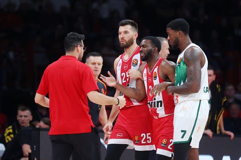 «Παγωμάρα» στο ΣΕΦ με Έβανς - Αποχώρησε τραυματίας, φώναξε απεγνωσμένος  «No Way»