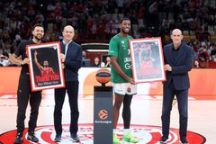 Βράβευση της ΚΑΕ Ολυμπιακός στους Ουίλιαμς-Γκος και Ράιτ