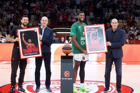 Βράβευση της ΚΑΕ Ολυμπιακός στους Ουίλιαμς-Γκος και Ράιτ