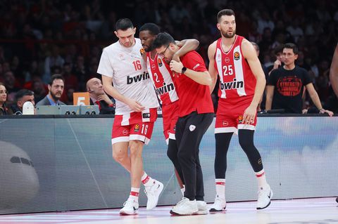 Ολυμπιακός: Η στιγμή του τραυματισμού του Έβανς που... σίγησε το ΣΕΦ (vid)