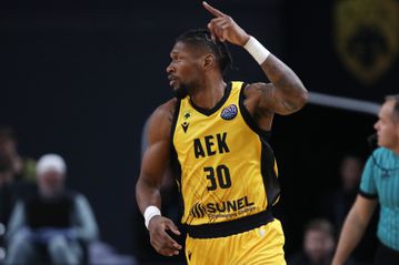 «Καθάρισε» στο δεύτερο ημίχρονο η ΑΕΚ - Νίκη επί της Ρίγα και πρόκριση