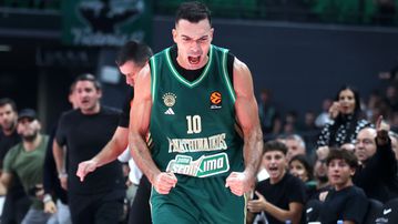 Επική ατάκα Σλούκα για Αταμάν: «Δεν ξέρει ο προφεσόρ...» (vid)