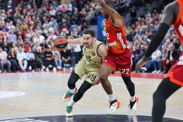 Δραματικό φινάλε στο Μόναχο, η Μπαρτσελόνα «απέδρασε» με 75-74 επί της Μπάγερν