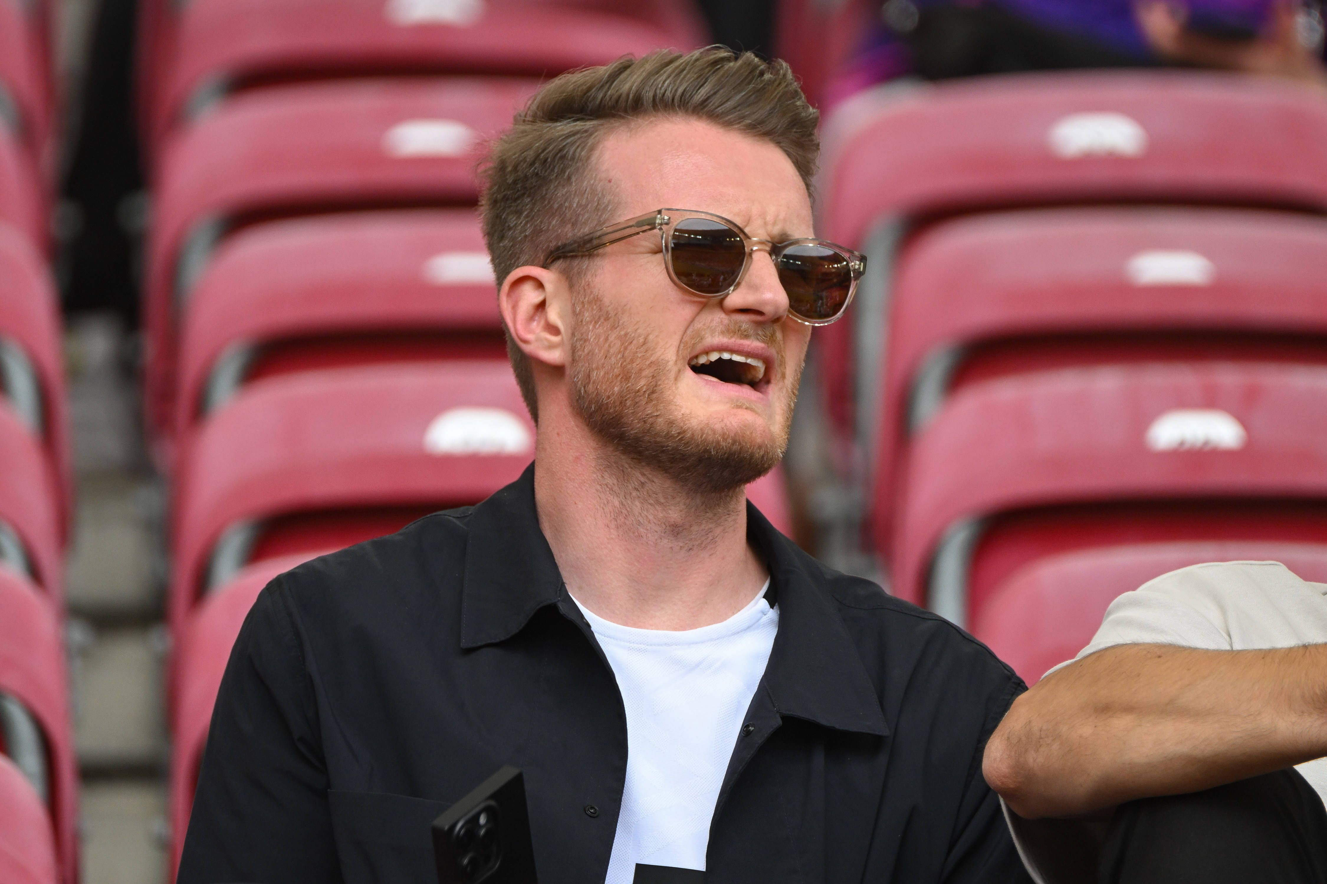 Πρώην αστέρας της Premier League άφησε το ποδόσφαιρο στα 29 του για την καλλονή σύζυγό του και τις ακραίες δοκιμασίες