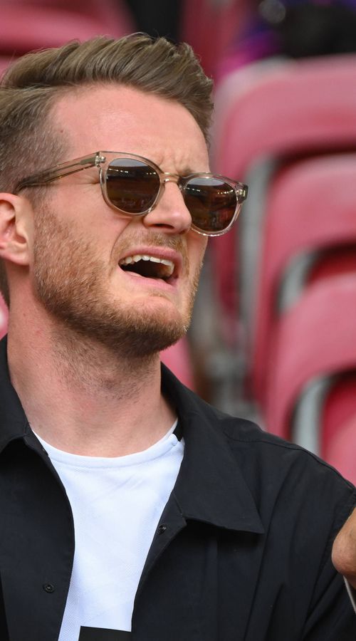 Πρώην αστέρας της Premier League άφησε το ποδόσφαιρο στα 29 του για την καλλονή σύζυγό του και τις ακραίες δοκιμασίες