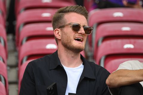 Πρώην αστέρας της Premier League άφησε το ποδόσφαιρο στα 29 του για την καλλονή σύζυγό του και τις ακραίες δοκιμασίες