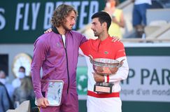 Η μητέρα του Στέφανου Τσιτσιπά κατηγόρησε τον Τζόκοβιτς ότι «έκλεψε» από τον γιο της το Roland Garros: «Μάλλον έγινε ένα θαύμα!»