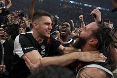Πανδαιμόνιο στη Beogradska Arena μετά τη νίκη της Παρτιζάν επί του Ερυθρού Αστέρα (vid)