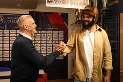 Παρών στο Ερυθρός Αστέρας - Παρτιζάν πρώην NBAer - Το δώρο που έλαβε (pics)