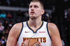 Επίδειξη δύναμης από τους Νάγκετς στο Σακραμέντο διέλυσαν τους Κινγκς με σόου Γιόκιτς