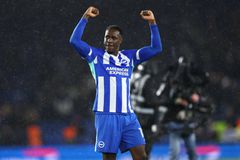 Ο Γουέλμπεκ έγραψε για χάρη του Κωστούλα ελληνικά! (pic)