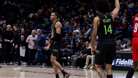 Εύκολη νίκη για τους Πέλικανς κόντρα στους Μπλέιζερς