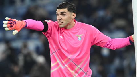 Ο Τζολάκης κόβει τον... Μανδά!