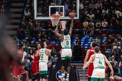 «Χτίζει» σερί η Ζαλγκίρις, πέρασε και από το Μιλάνο