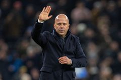 Γιατί ο Σλοτ ήταν κανονικά στον πάγκο της Λίβερπουλ παρά την αποβολή του στο ντέρμπι με την Έβερτον