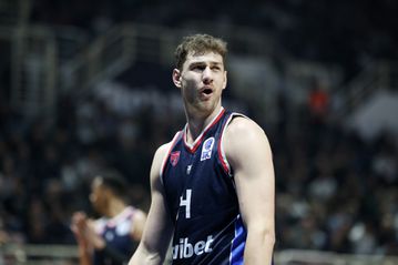 Ο Πανιώνιος έκανε μαγικό δεύτερο ημίχρονο αλλά ο Μπατλ του στέρησε την νίκη με buzzer beater