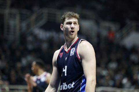 Ο Πανιώνιος έκανε μαγικό δεύτερο ημίχρονο αλλά ο Μπατλ του στέρησε την νίκη με buzzer beater