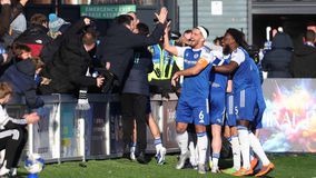 Απέκλεισε την Κρίσταλ Πάλας και αποθεώθηκε από τους... μαθητές του vid)