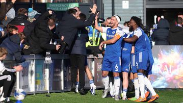 Απέκλεισε την Κρίσταλ Πάλας και αποθεώθηκε από τους... μαθητές του vid)