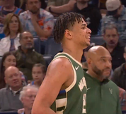 Πάρτι των Μπακς στην έδρα των Θάντερ