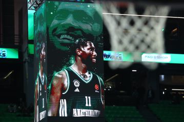 Ο «πράσινος» Χέιζ-Ντέιβις στα μάτριξ του T-Center! (pics)