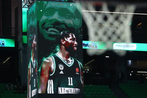 Ο «πράσινος» Χέιζ-Ντέιβις στα μάτριξ του T-Center! (pics)