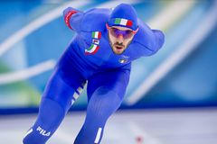 Τα παγοπέδιλα που δίνουν νόημα στον αγώνα: Πώς Ιταλός ολυμπιονίκης κατάφερε να έχει πάντα μαζί τον γιο του