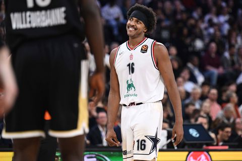 ΑΡΜΑΝΙ ΜΙΛΑΝΟ - ΝΤΟΥΜΠΑΪ BC