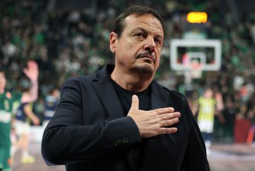 Συγκινητική στήριξη της «πράσινης» κερκίδας στον Αταμάν (vid)